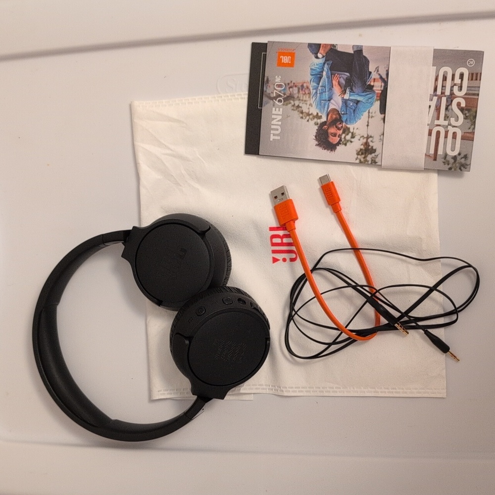 JBL Tune 670NC